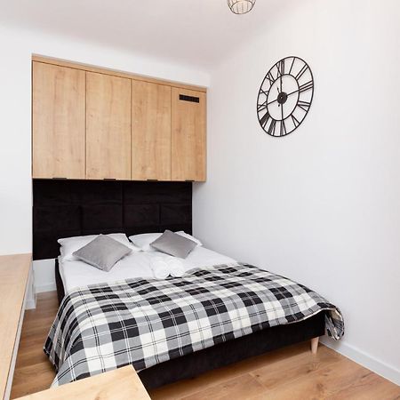 City Center Mezzanine Studio Chmielna By Noclegi Renters ワルシャワ エクステリア 写真