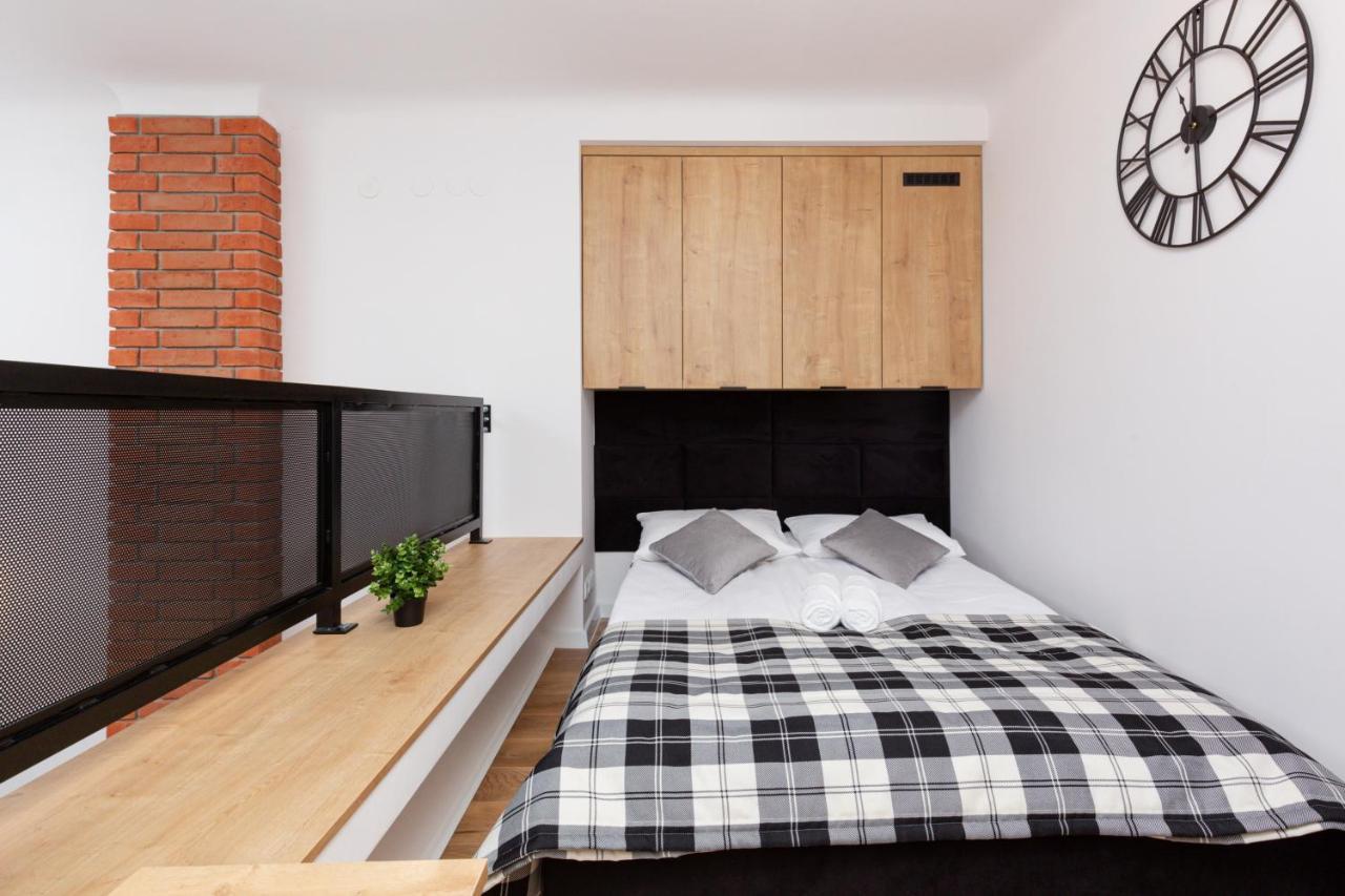 City Center Mezzanine Studio Chmielna By Noclegi Renters ワルシャワ エクステリア 写真